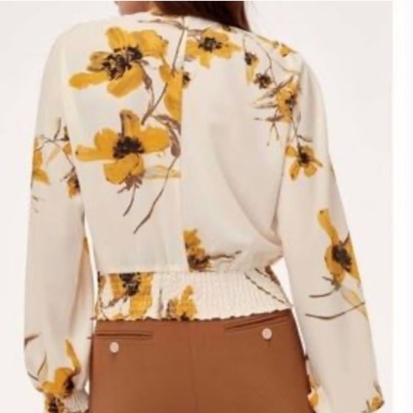 Aritzia Wilfred Reign Blouse Cream Yellow Floral Cropped Long sleeve S - Picture 2 of 12